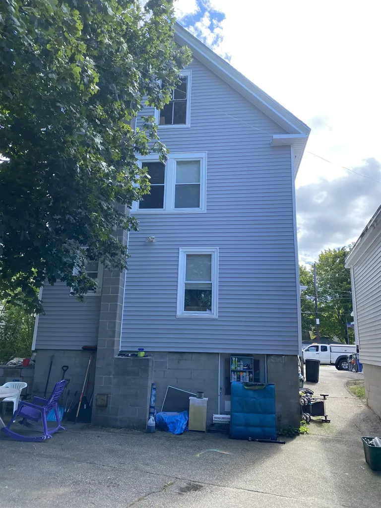 84-86 Oak Street Laconia NH 03246