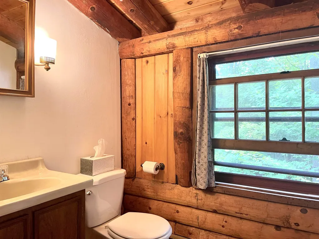 521 Cape Moonshine Road Piermont NH 03779