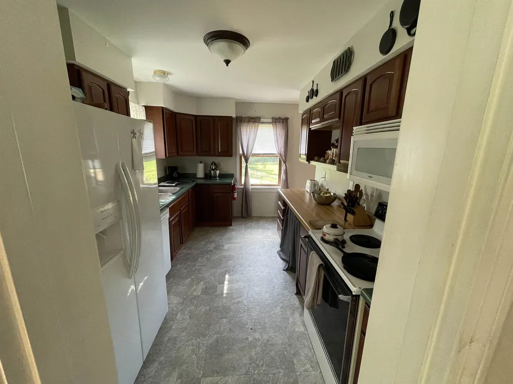 129 West Trottier Road Royalton VT 05068