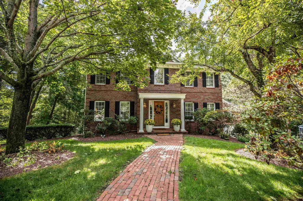 373 Whitford Street Manchester NH 03104
