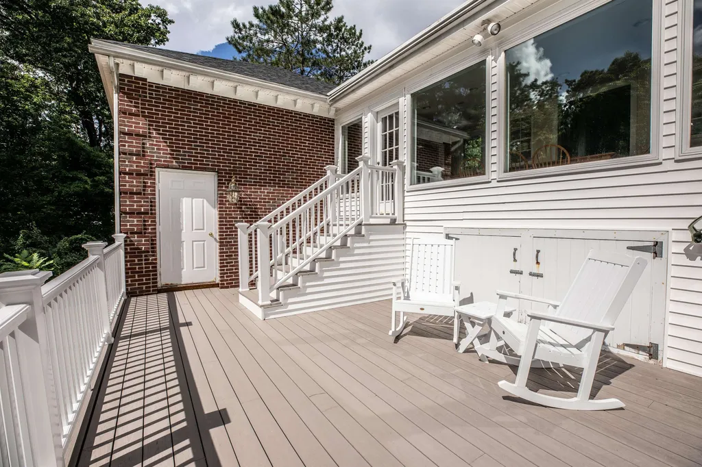 373 Whitford Street Manchester NH 03104