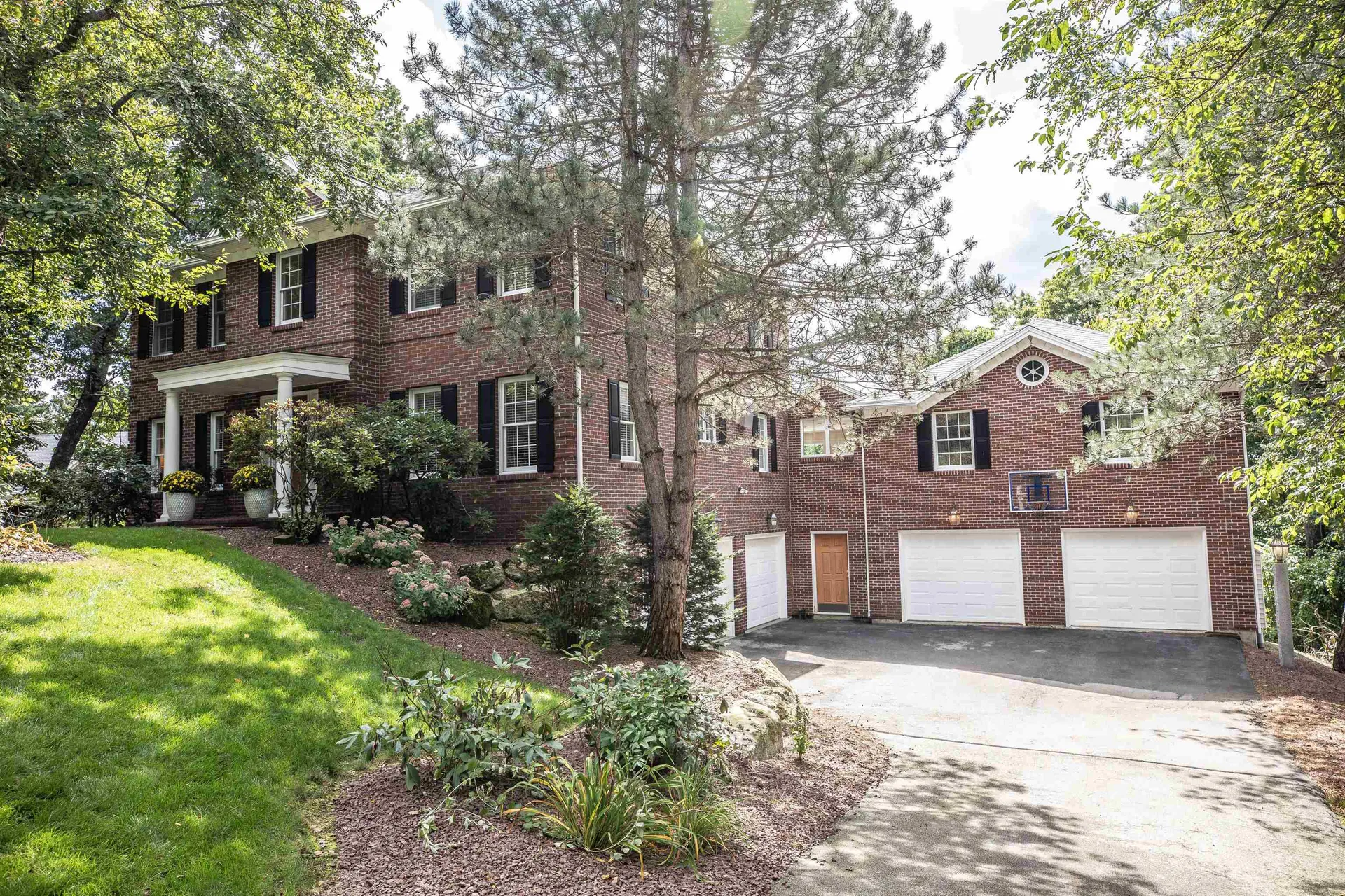 373 Whitford Street Manchester NH 03104