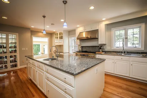 373 Whitford Street Manchester NH 03104