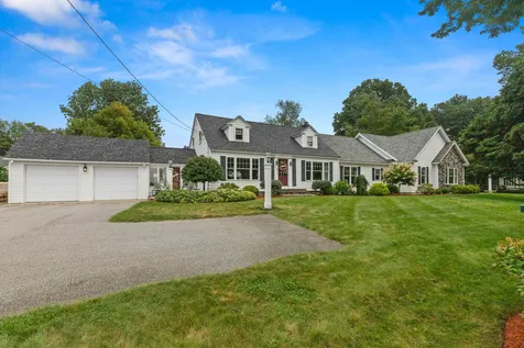 166 North Policy Street Salem NH 03079