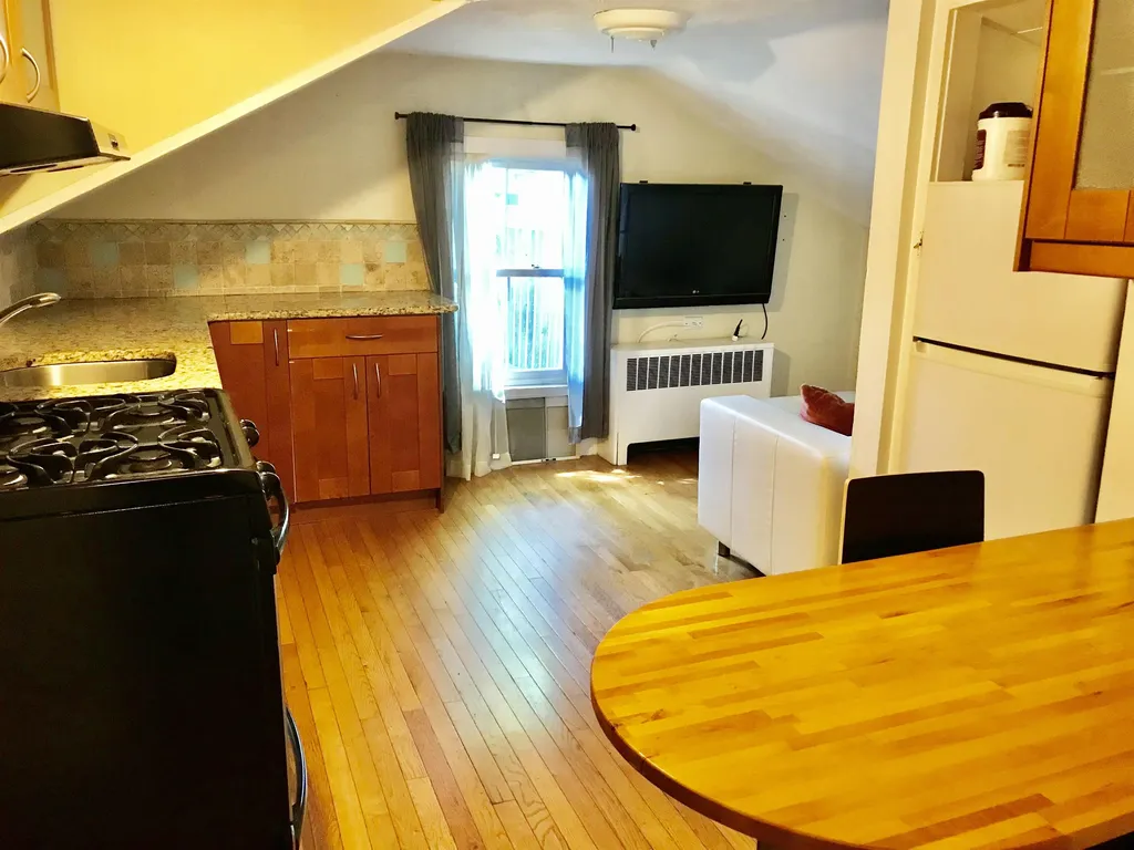 404 Pleasant Street Portsmouth NH 03801