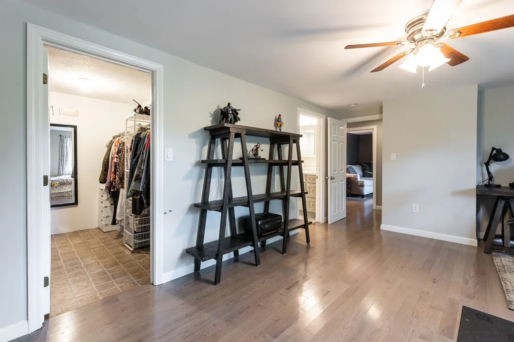 897 Mammoth Road Pelham NH 03076