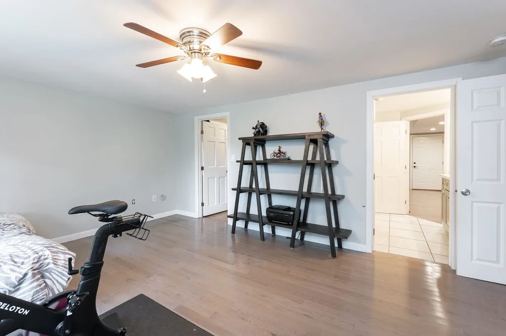 897 Mammoth Road Pelham NH 03076