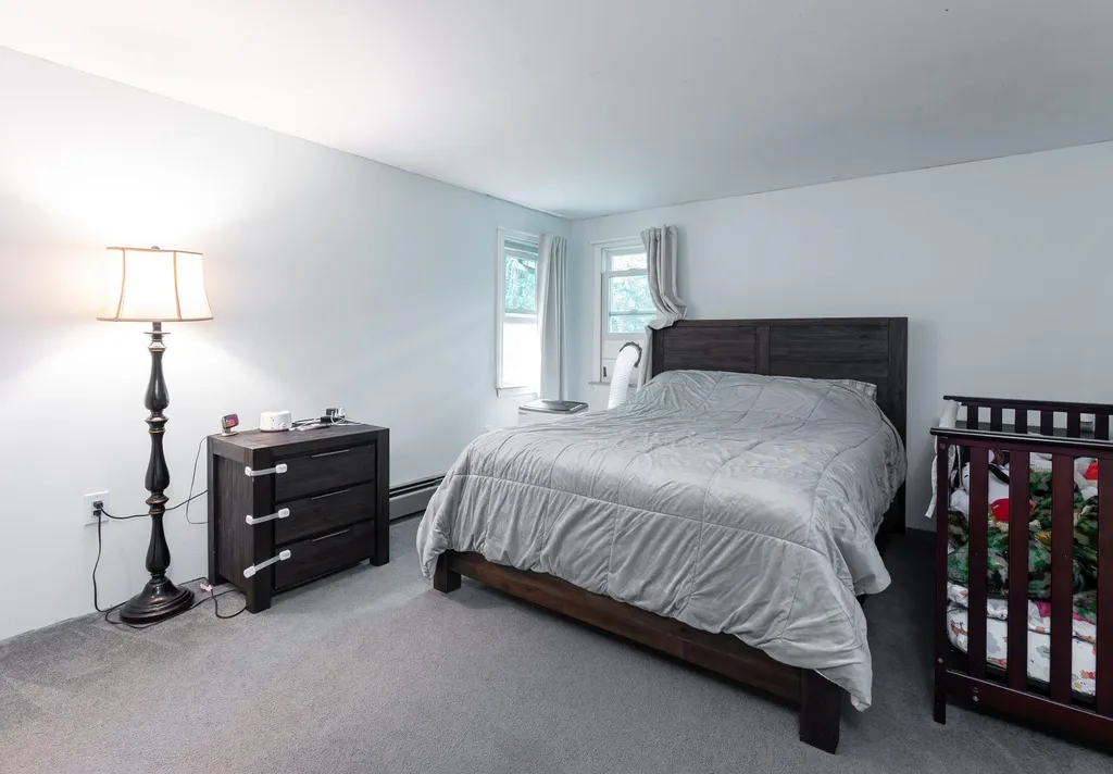 897 Mammoth Road Pelham NH 03076
