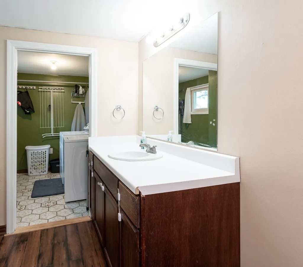 897 Mammoth Road Pelham NH 03076