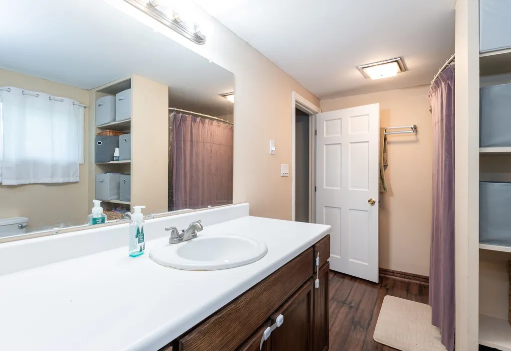 897 Mammoth Road Pelham NH 03076