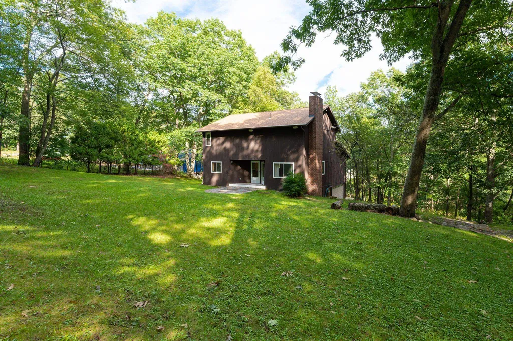 897 Mammoth Road Pelham NH 03076