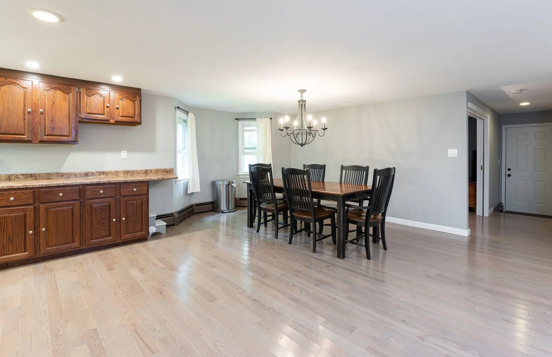 897 Mammoth Road Pelham NH 03076