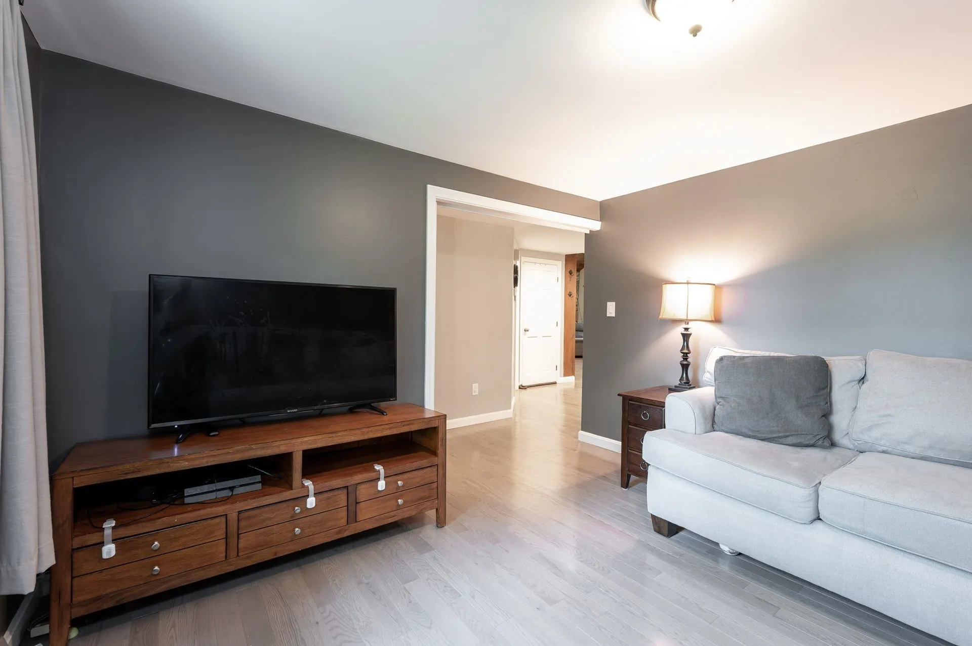 897 Mammoth Road Pelham NH 03076
