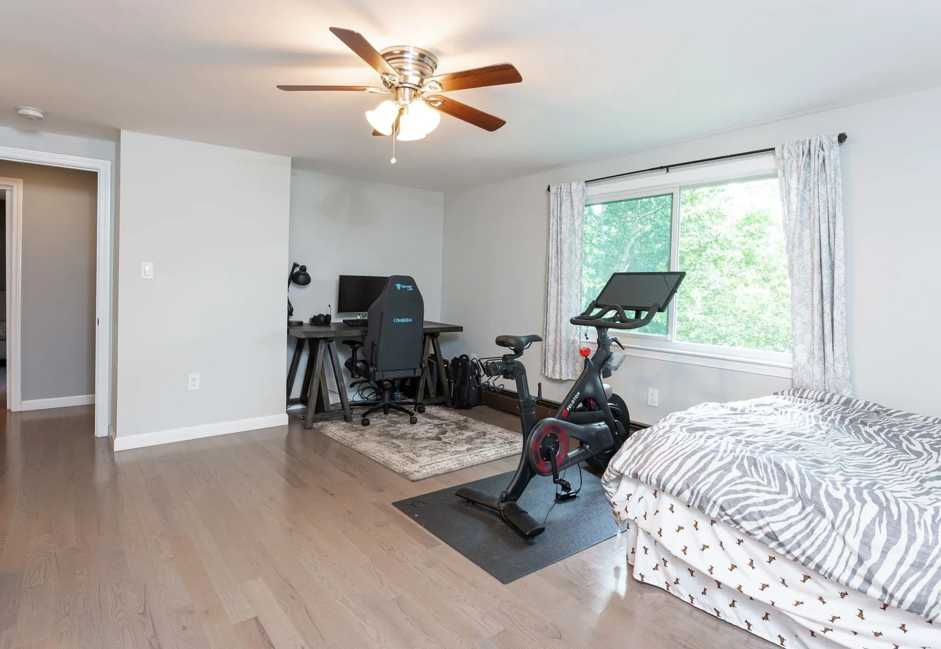 897 Mammoth Road Pelham NH 03076