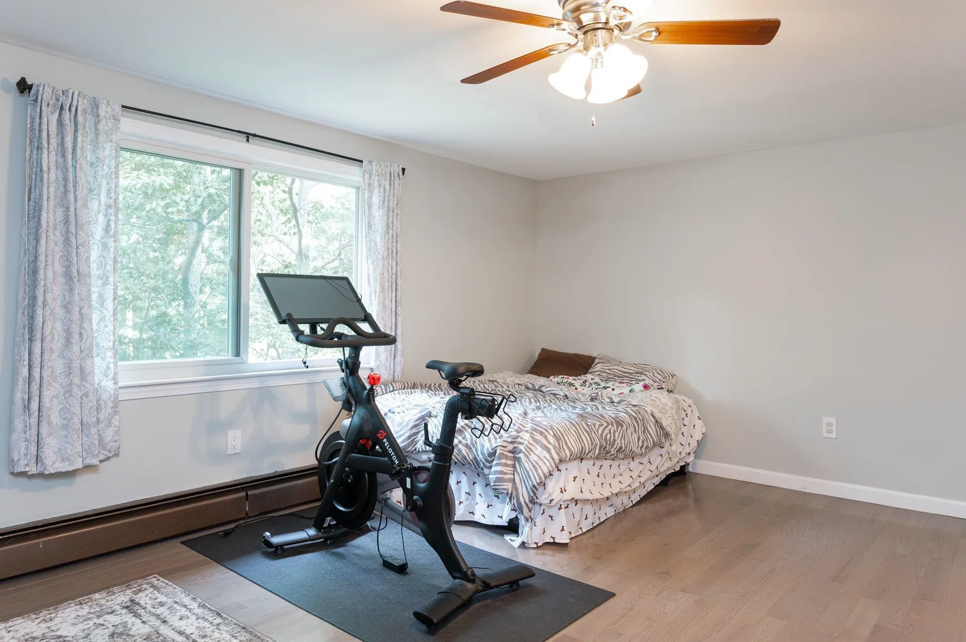 897 Mammoth Road Pelham NH 03076
