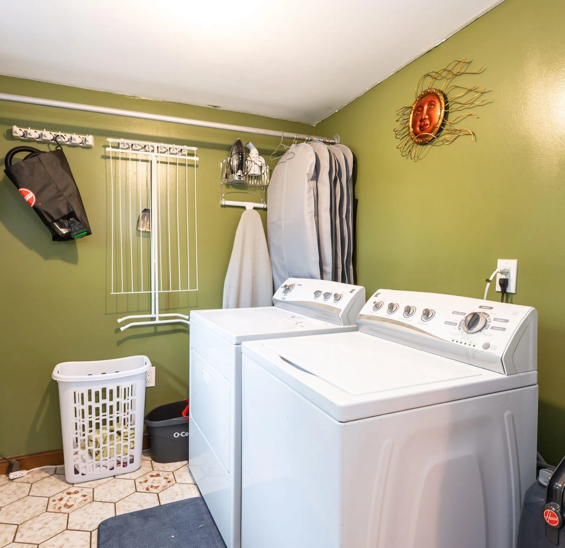 897 Mammoth Road Pelham NH 03076