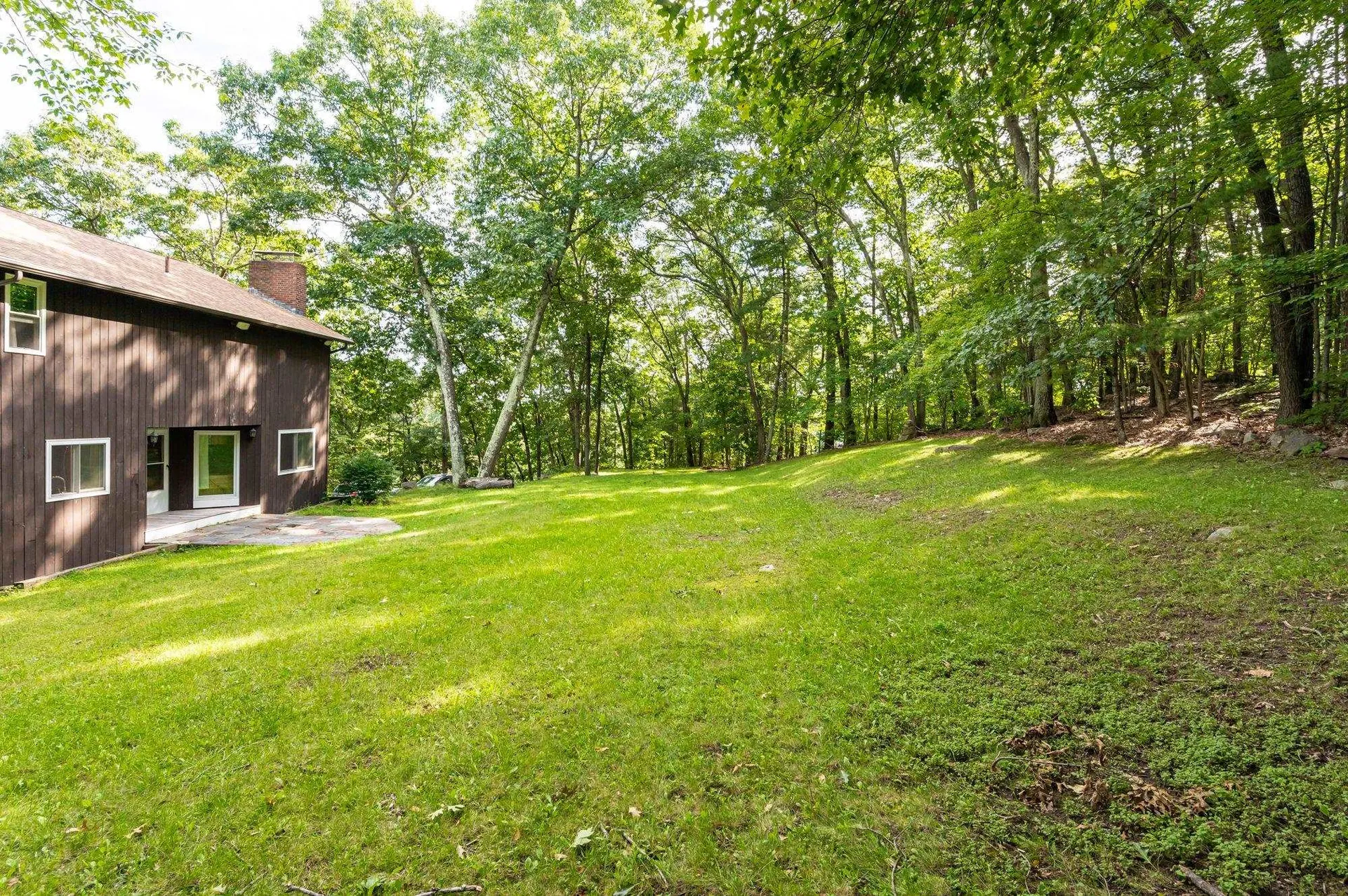 897 Mammoth Road Pelham NH 03076