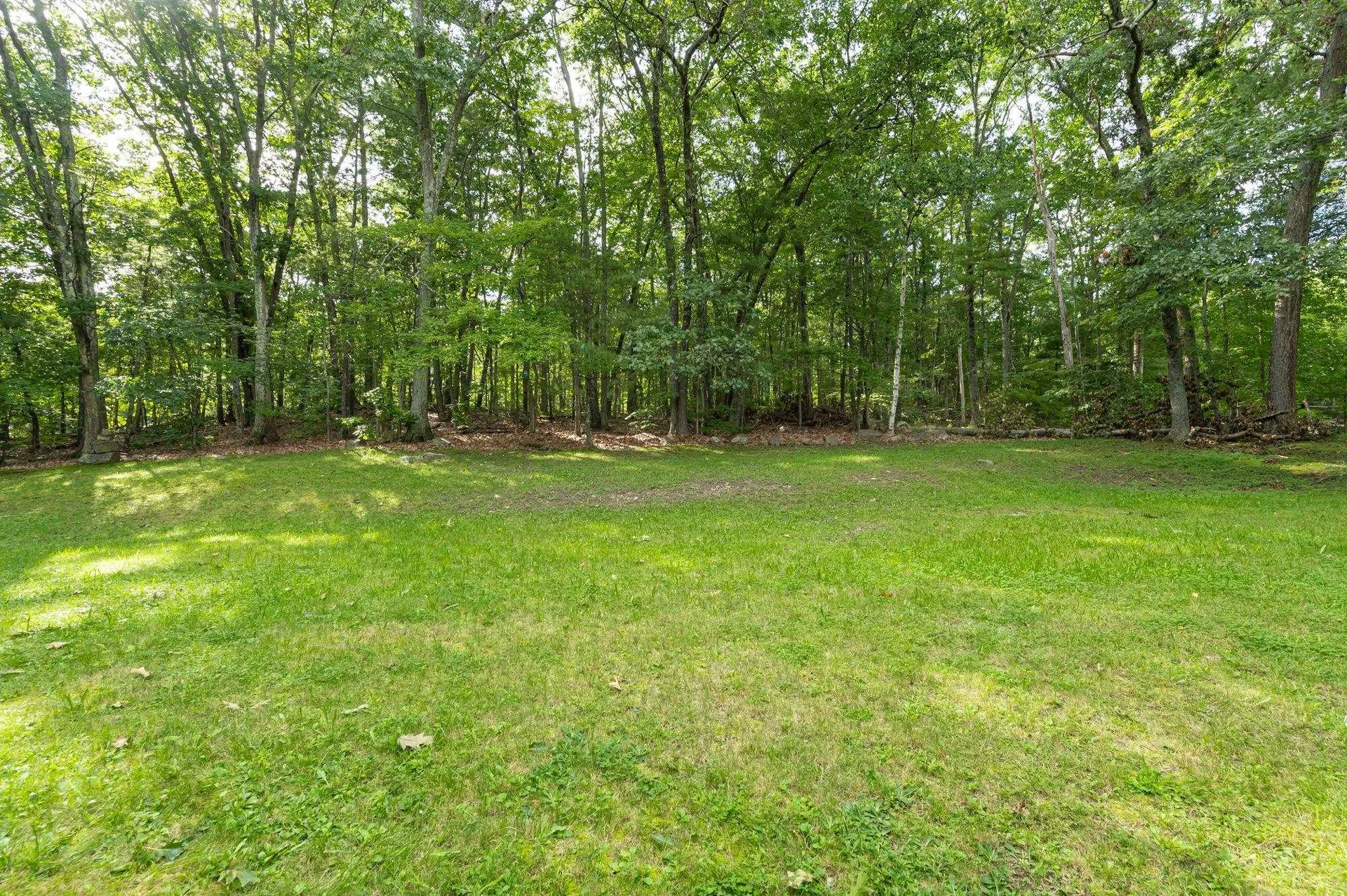 897 Mammoth Road Pelham NH 03076