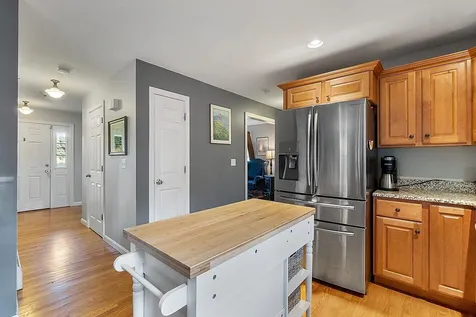 40 Maplevale Road East Kingston NH 03827