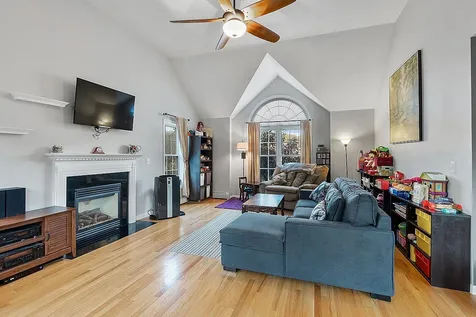 40 Maplevale Road East Kingston NH 03827