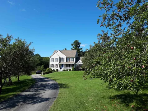 40 Maplevale Road East Kingston NH 03827