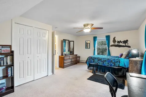 40 Maplevale Road East Kingston NH 03827
