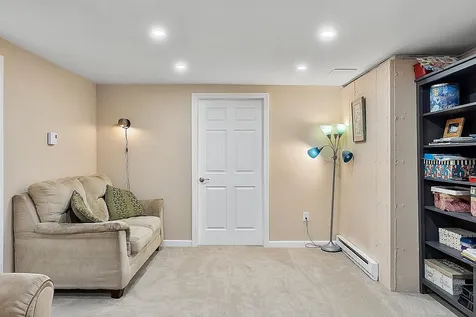 40 Maplevale Road East Kingston NH 03827