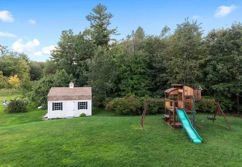 40 Maplevale Road East Kingston NH 03827