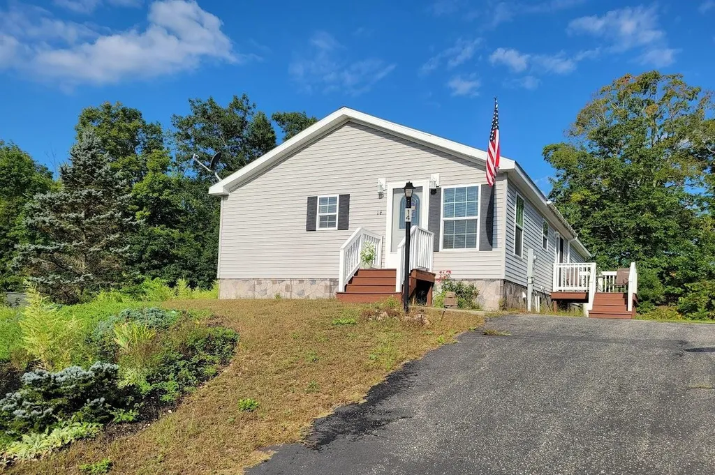 14 Ivy Lane Farmington NH 03835