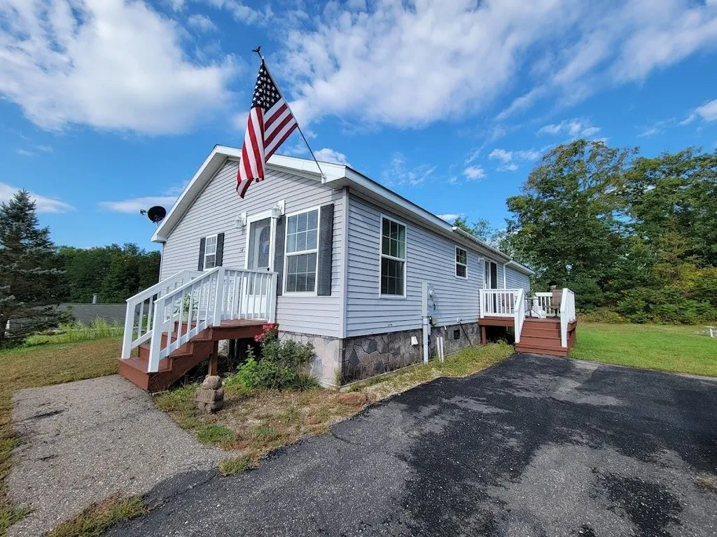 14 Ivy Lane Farmington NH 03835