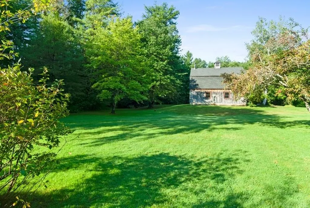 120 Exeter Road North Hampton NH 03862