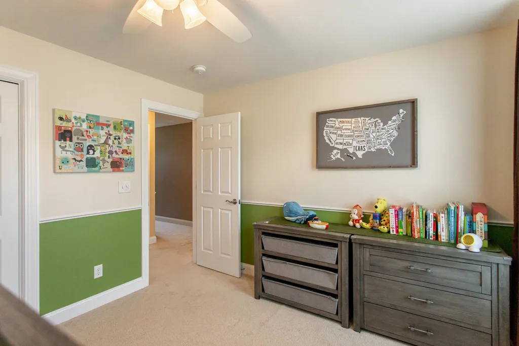 28 Hunter Mill Way Londonderry NH 03053