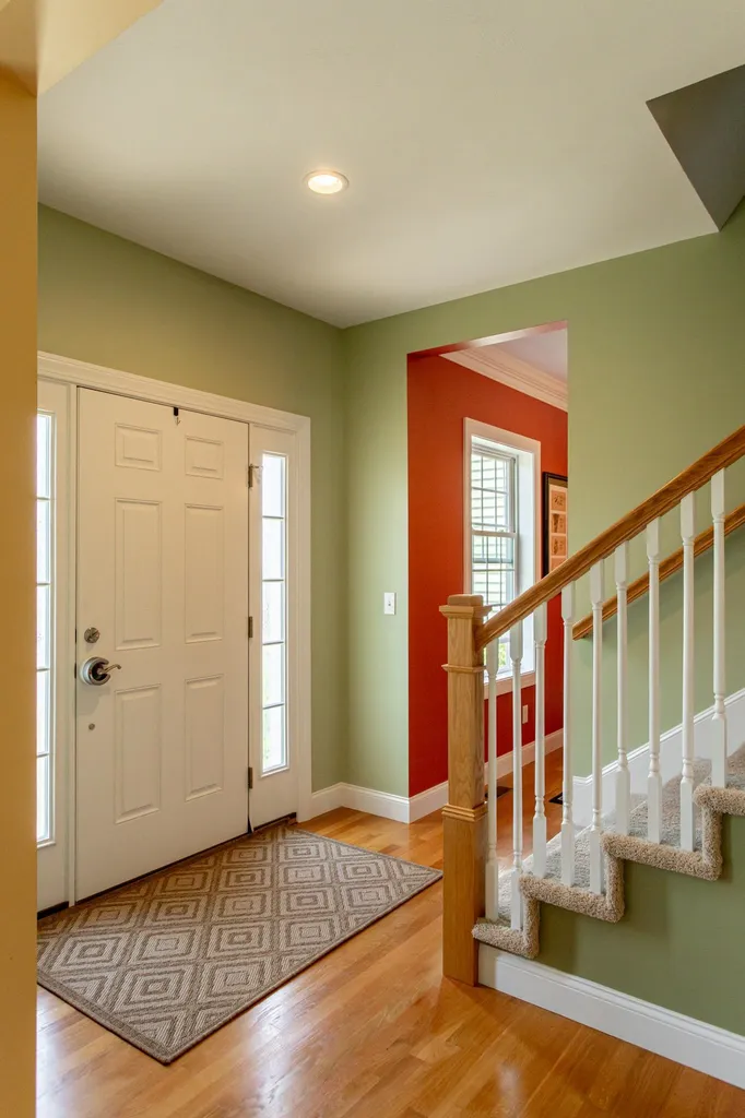 28 Hunter Mill Way Londonderry NH 03053