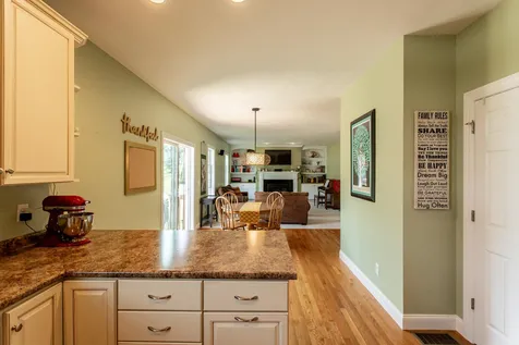 28 Hunter Mill Way Londonderry NH 03053