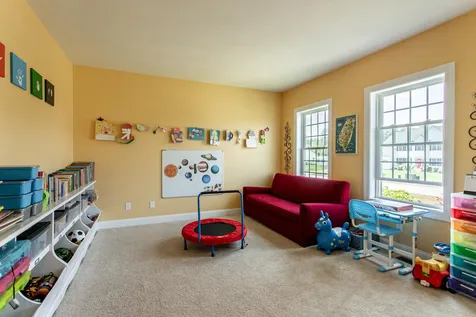 28 Hunter Mill Way Londonderry NH 03053
