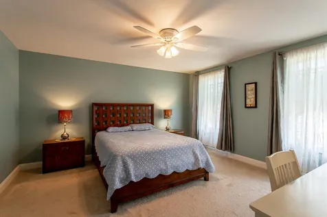 28 Hunter Mill Way Londonderry NH 03053