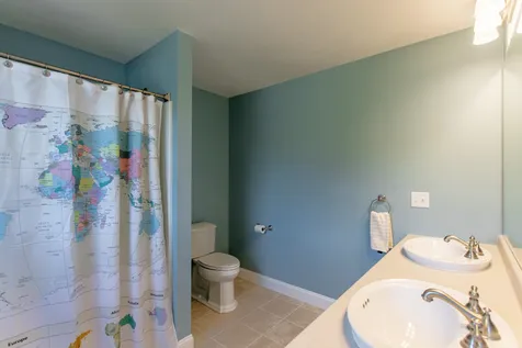 28 Hunter Mill Way Londonderry NH 03053