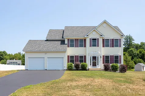 28 Hunter Mill Way Londonderry NH 03053