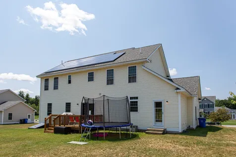 28 Hunter Mill Way Londonderry NH 03053