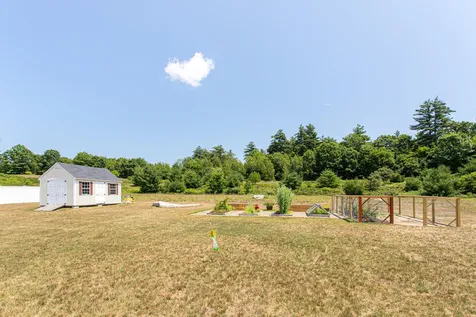28 Hunter Mill Way Londonderry NH 03053