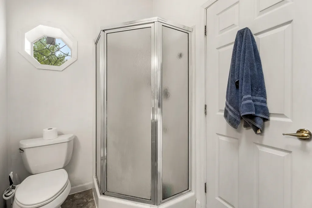 26 Hickory Hill Road Epping NH 03042