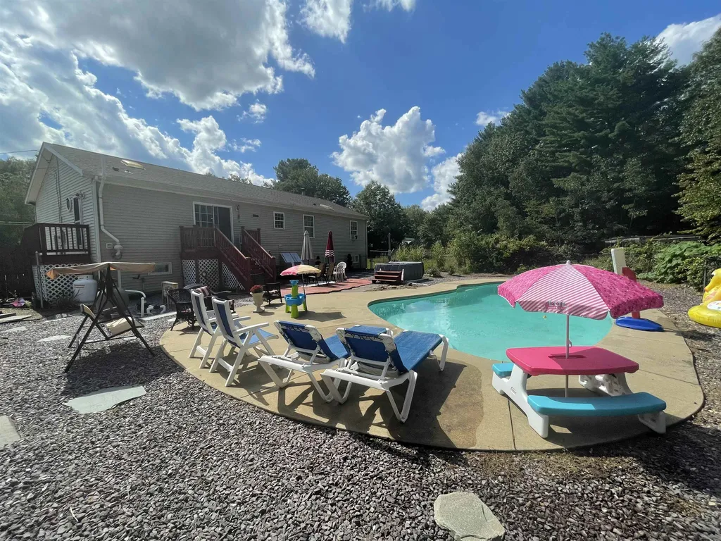 26 Hickory Hill Road Epping NH 03042