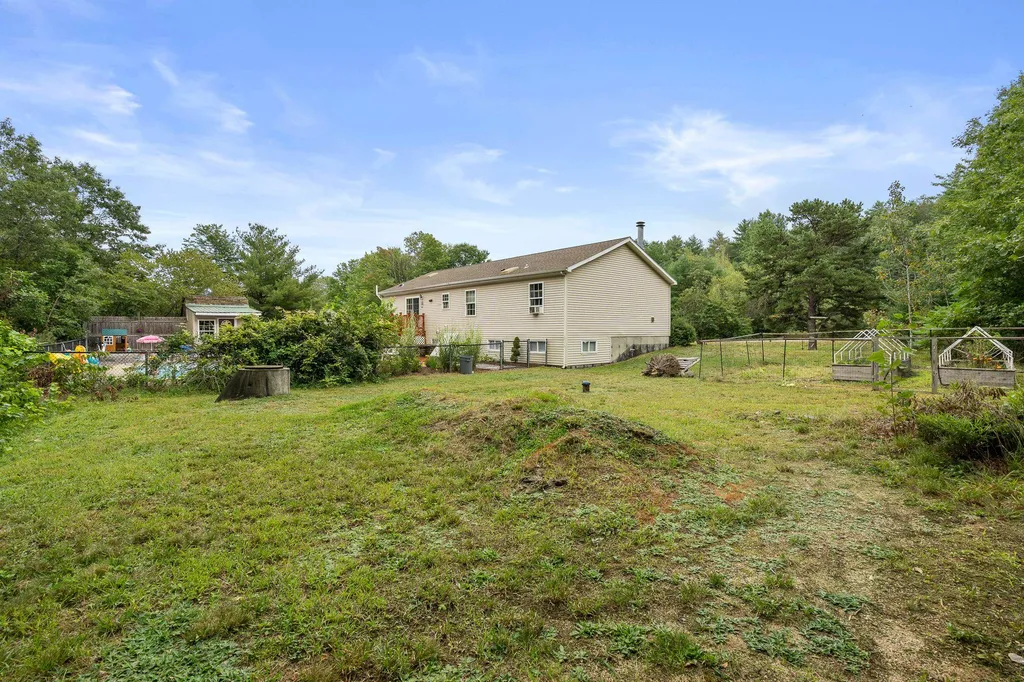 26 Hickory Hill Road Epping NH 03042