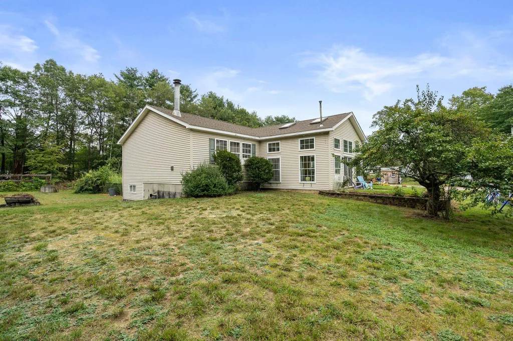 26 Hickory Hill Road Epping NH 03042