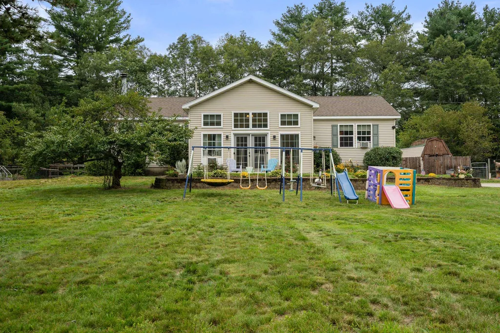 26 Hickory Hill Road Epping NH 03042