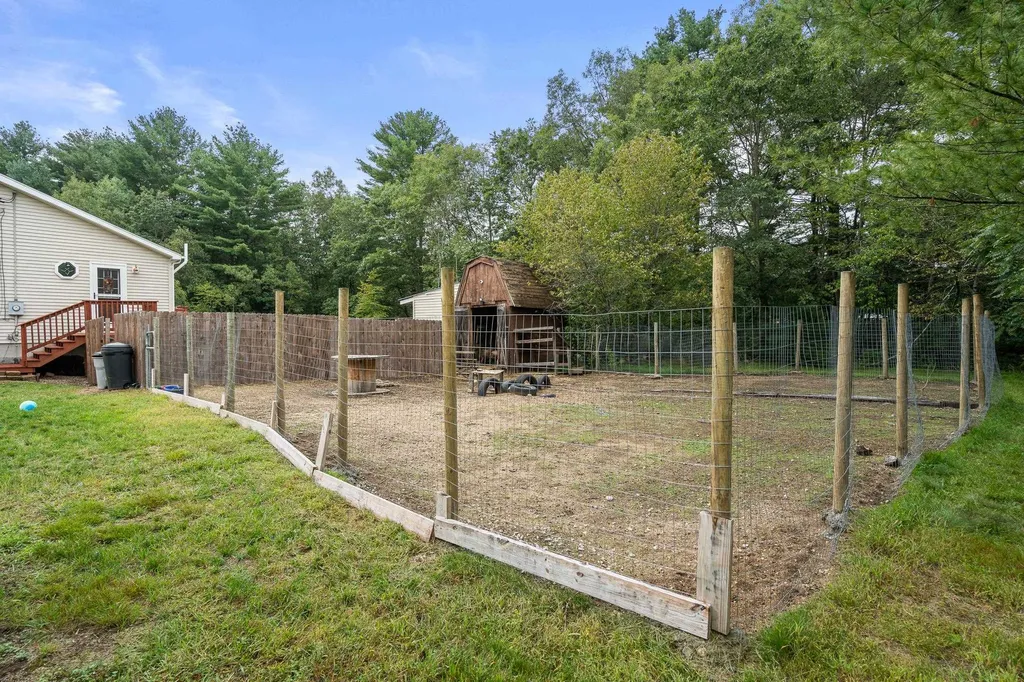 26 Hickory Hill Road Epping NH 03042