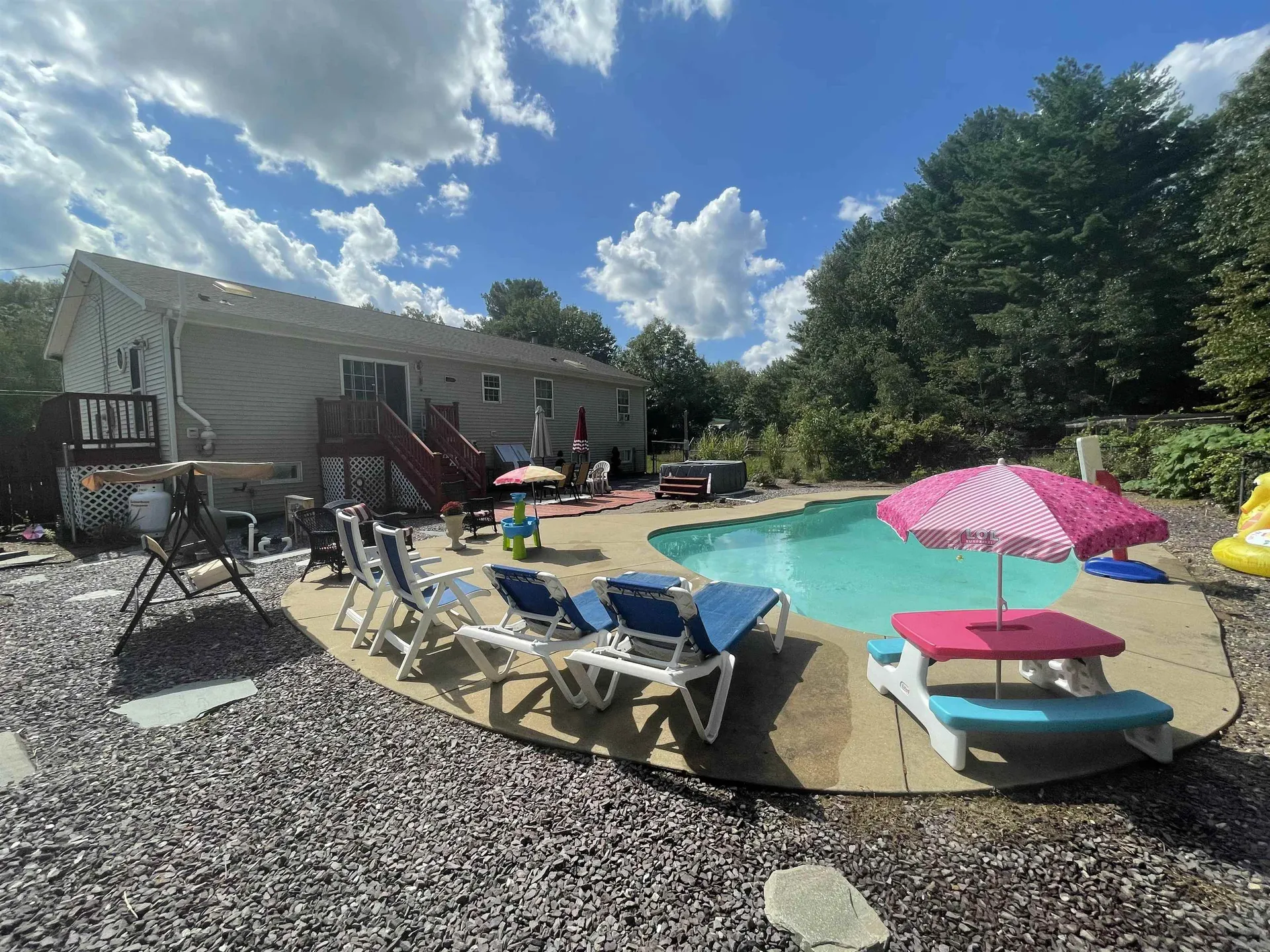 26 Hickory Hill Road Epping NH 03042