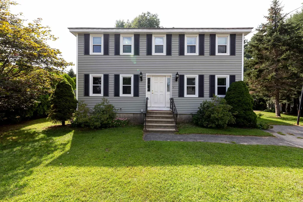 9 Ireland Street Hudson NH 03051