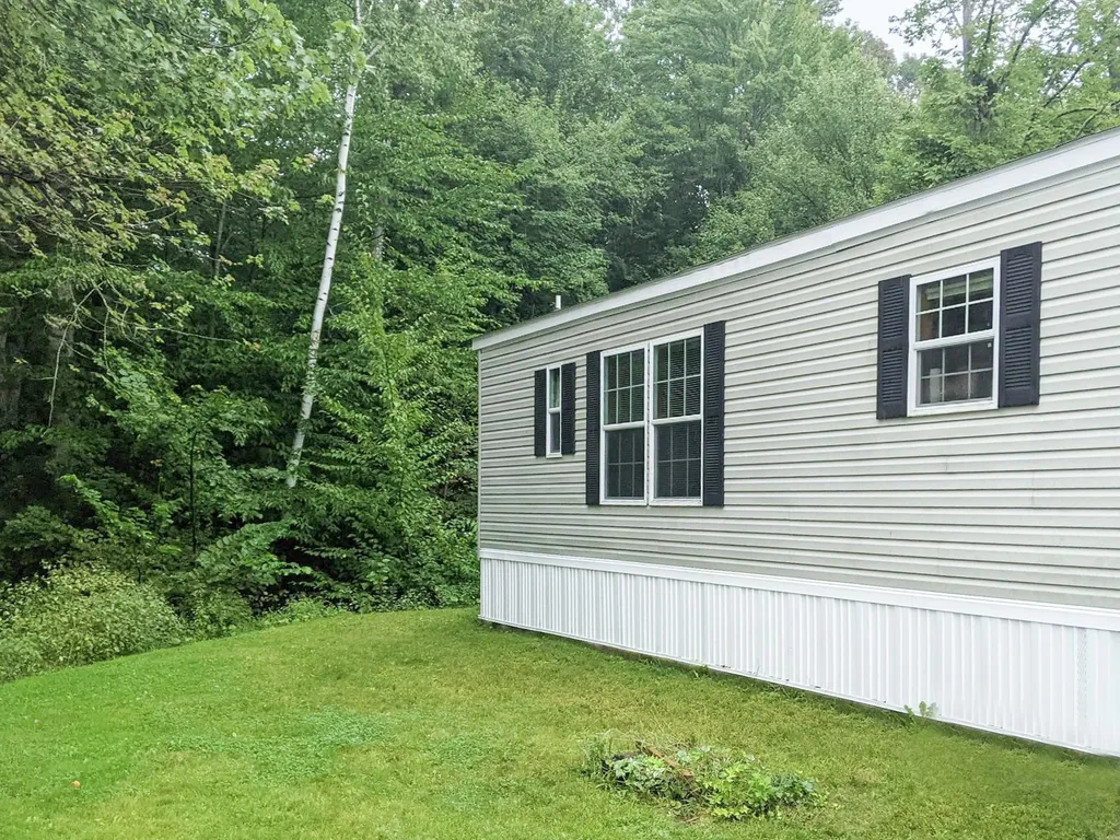 13 Loop Road Hudson NH 03051