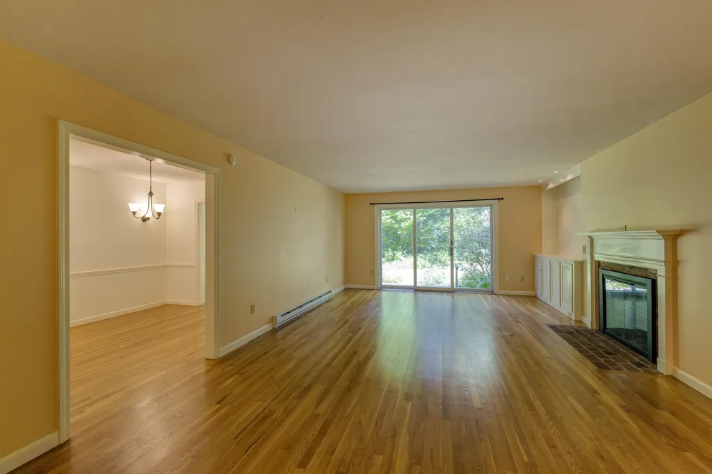 18 Willow Spring Lane Hanover NH 03755